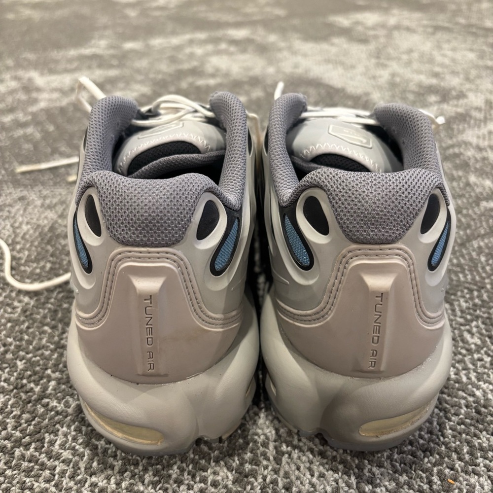 Nike Air Max Plus Drift Light Smoke Grey Shoes Mens U.S. 10 - Picture 4 of 6